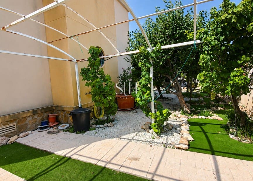 2 bedroom Apartment for sale in Orihuela Costa with pool garage - € 225,000 (Ref: 10011949)