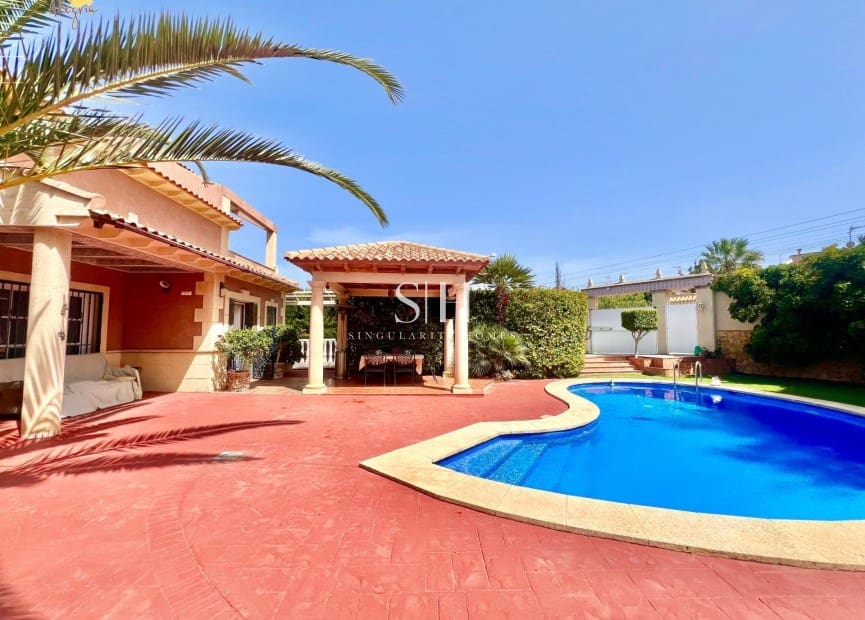 3 bedroom Villa for sale in Torrevieja with pool garage - € 490,000 (Ref: 10021600)