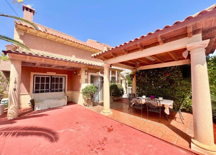 3 bedroom Villa for sale in Torrevieja with pool garage - € 490,000 (Ref: 10021600)