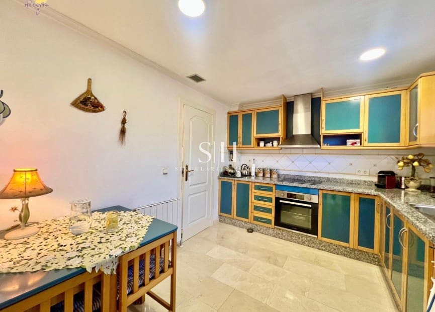 3 bedroom Villa for sale in Torrevieja with pool garage - € 490,000 (Ref: 10021600)