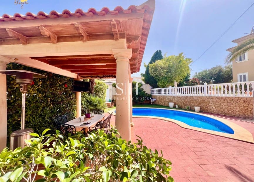 3 bedroom Villa for sale in Torrevieja with pool garage - € 490,000 (Ref: 10021600)