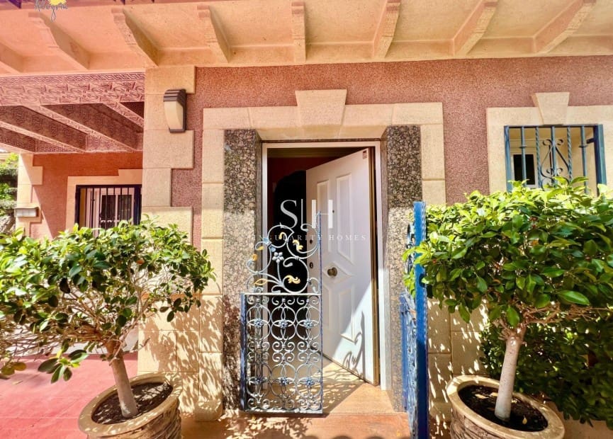 3 bedroom Villa for sale in Torrevieja with pool garage - € 490,000 (Ref: 10021600)