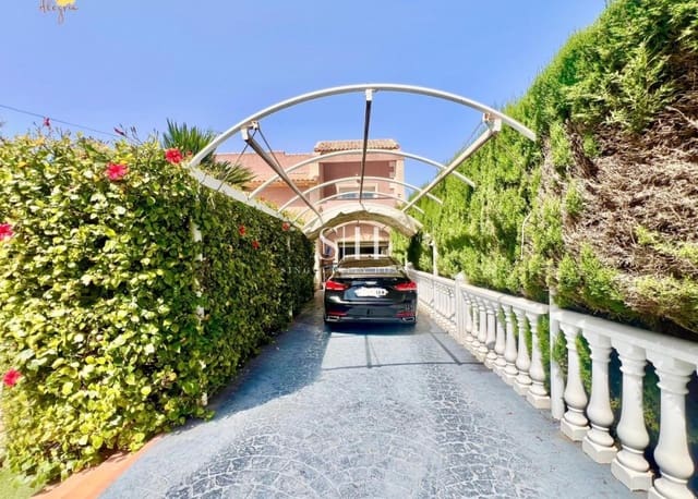 3 bedroom Villa for sale in Los Balcones - Los Altos, Torrevieja with pool garage - € 490,000 (Ref: 10021600)