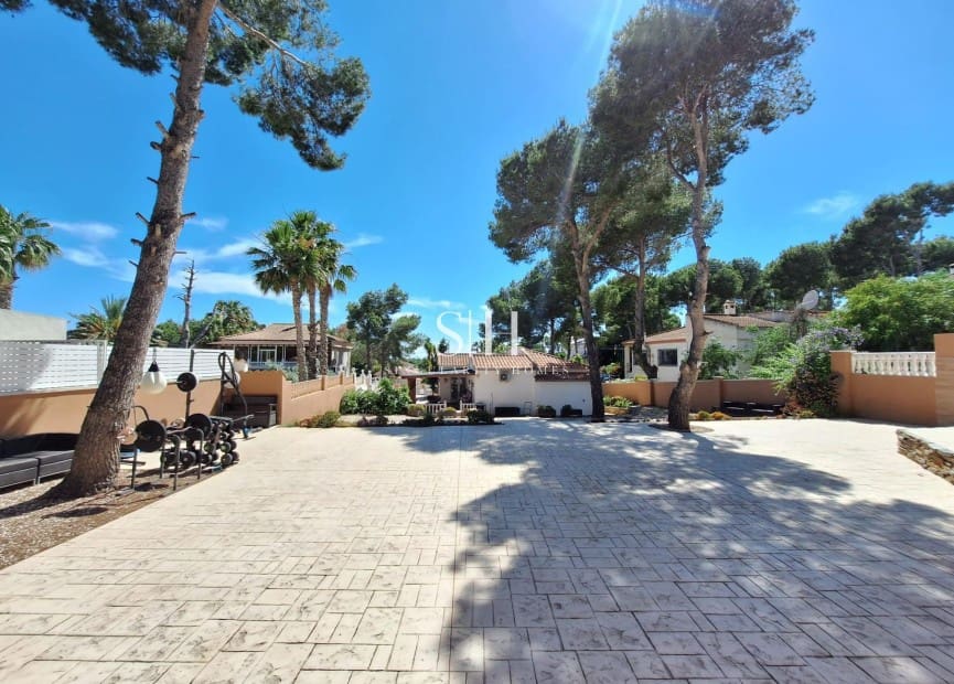 3 sovrum Villa till salu i Pinar de Campoverde med pool - 475 000 € (Ref: 10021601)