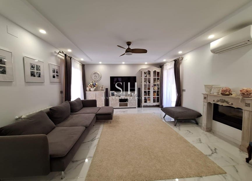 3 sovrum Villa till salu i Pinar de Campoverde med pool - 475 000 € (Ref: 10021601)