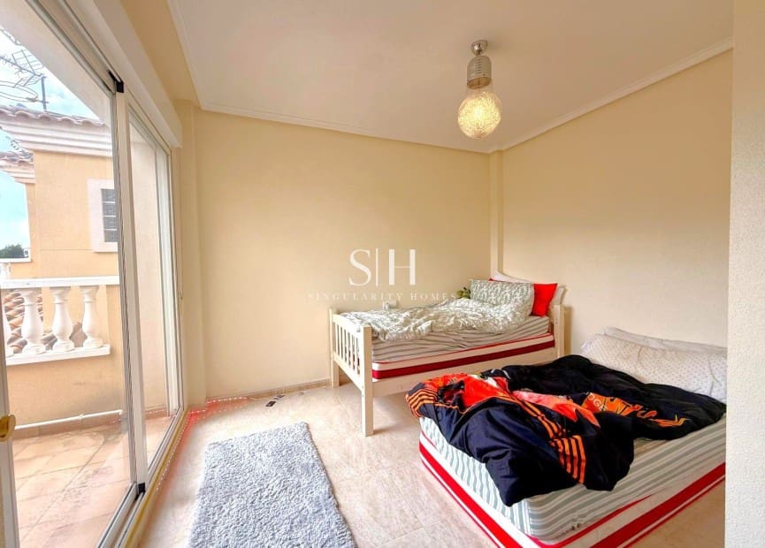 3 soveværelse Villa til salg i Villamartin med swimmingpool garage - € 339.000 (Ref: 10021603)