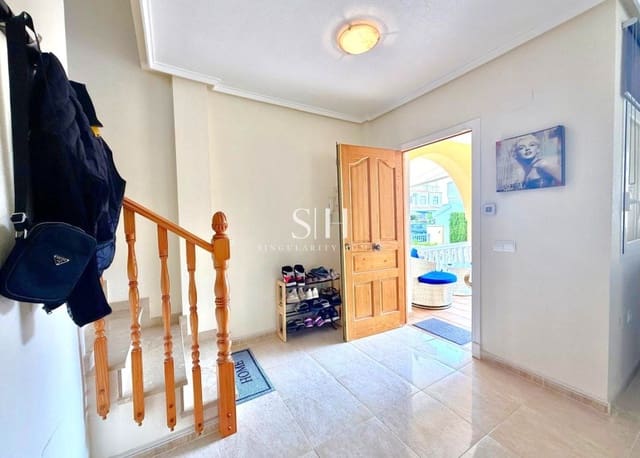 3 soveværelse Villa til salg i Villamartin, Orihuela med swimmingpool garage - € 339.000 (Ref: 10021603)