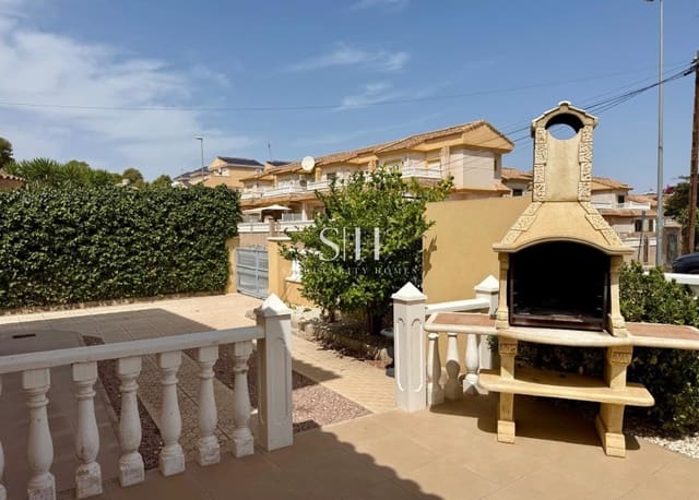 3 soveværelse Villa til salg i Villamartin, Orihuela med swimmingpool garage - € 339.000 (Ref: 10021603)