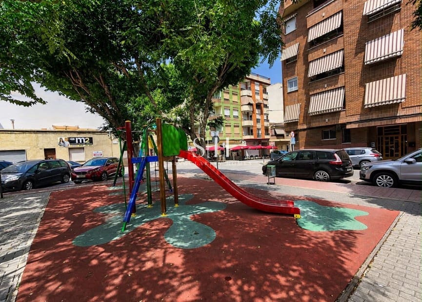 4 slaapkamer Appartement te koop in Guardamar del Segura met garage - € 195.000 (Ref: 10021605)