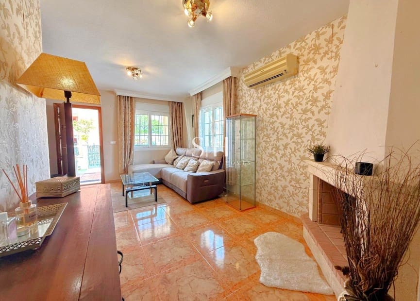 2 bedroom Apartment for sale in Villamartin with pool - € 199,000 (Ref: 10026552)