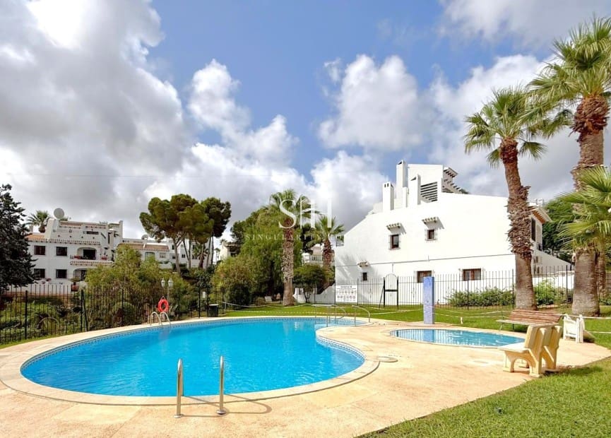 4 Zimmer Haus zu verkaufen in Villamartin mit Pool - 325.000 € (Ref: 10026555)