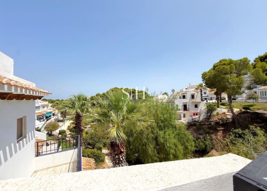 4 Zimmer Haus zu verkaufen in Villamartin mit Pool - 325.000 € (Ref: 10026555)