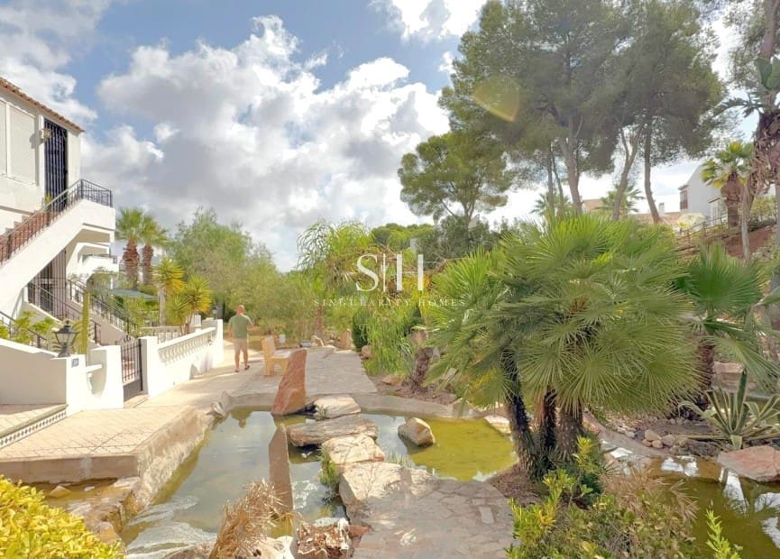 4 Zimmer Haus zu verkaufen in Villamartin mit Pool - 325.000 € (Ref: 10026555)