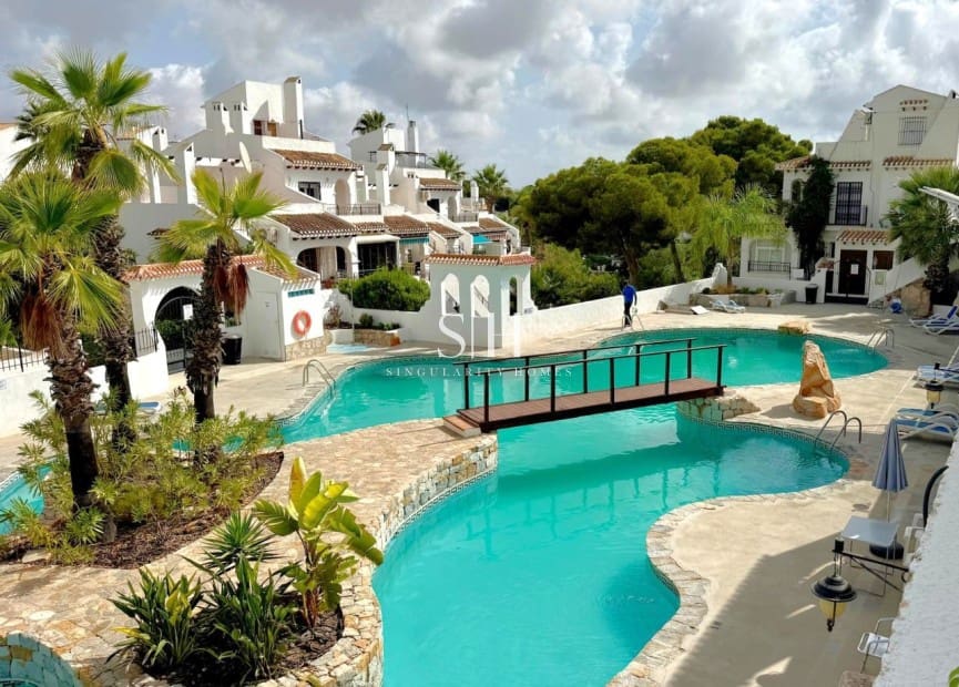 4 Zimmer Haus zu verkaufen in Villamartin mit Pool - 325.000 € (Ref: 10026555)