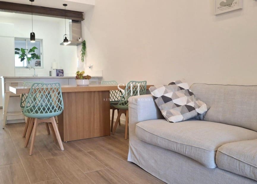 Casa de 3 habitaciones en Playa Flamenca en venta - 204.000 € (Ref: 10026560)