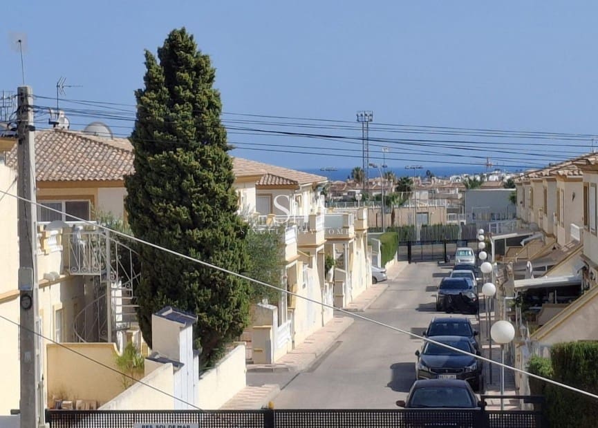 Casa de 3 habitaciones en Playa Flamenca en venta - 204.000 € (Ref: 10026560)