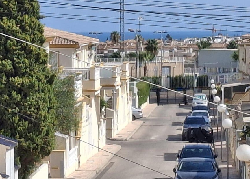 Casa de 3 habitaciones en Playa Flamenca en venta - 204.000 € (Ref: 10026560)