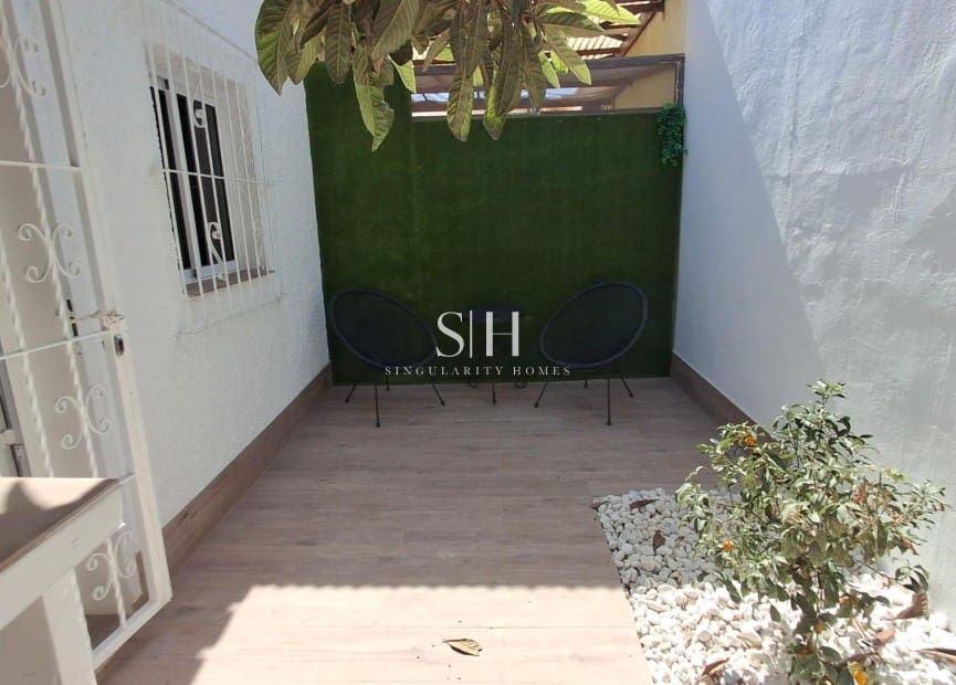 Casa de 3 habitaciones en Playa Flamenca en venta - 204.000 € (Ref: 10026560)