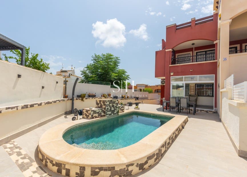 2 bedroom Bungalow for sale in Los Altos with pool - € 249,000 (Ref: 10026561)