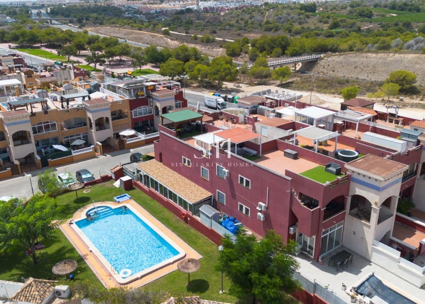 2 bedroom Bungalow for sale in Los Altos with pool - € 249,000 (Ref: 10026561)