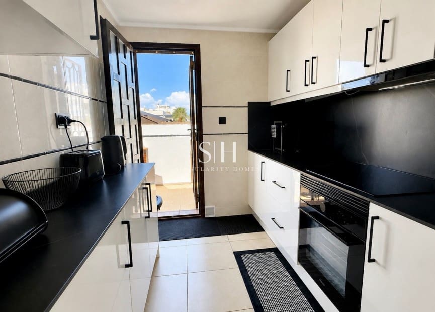 3 camera da letto Casa in vendita in Dona Pepa con piscina garage - 243.900 € (Rif: 10031133)