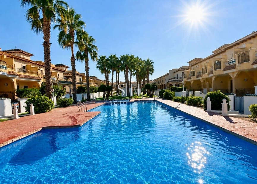 3 camera da letto Casa in vendita in Dona Pepa con piscina garage - 243.900 € (Rif: 10031133)