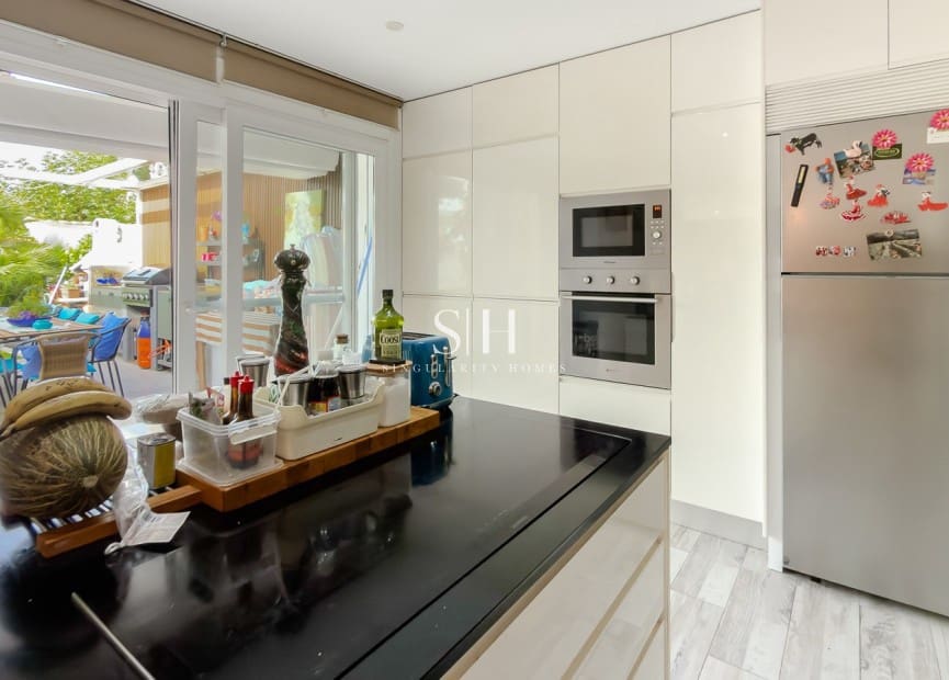 2 makuuhuone Huvila myytävänä paikassa Torrevieja mukana uima-altaan - 465 000 € (Ref: 10033500)