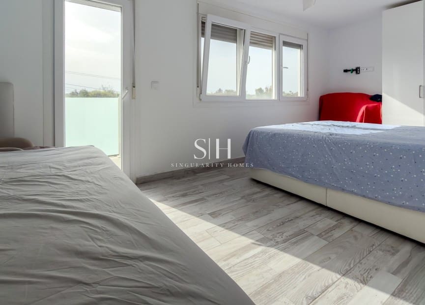 2 makuuhuone Huvila myytävänä paikassa Torrevieja mukana uima-altaan - 465 000 € (Ref: 10033500)