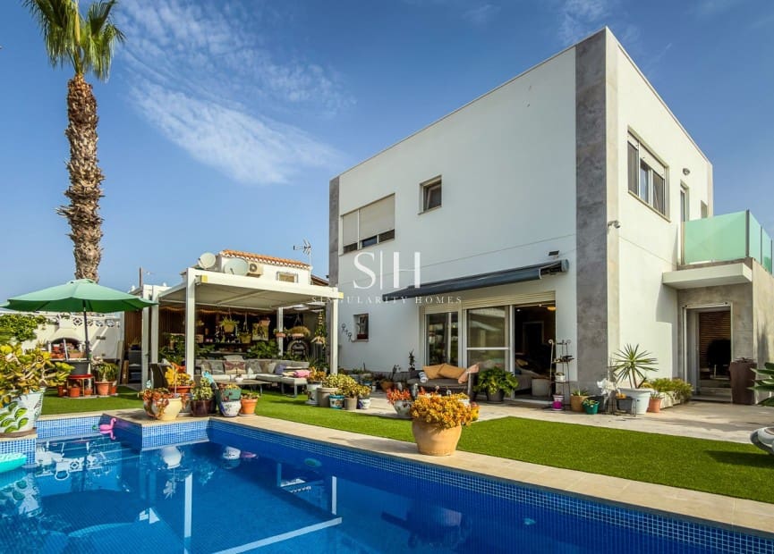 2 makuuhuone Huvila myytävänä paikassa Torrevieja mukana uima-altaan - 465 000 € (Ref: 10033500)