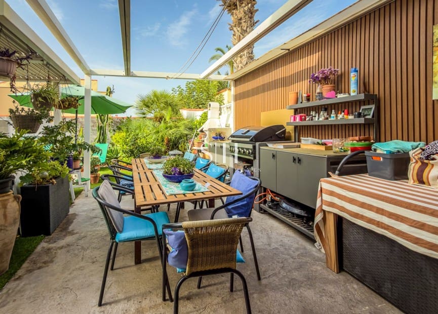 2 makuuhuone Huvila myytävänä paikassa Torrevieja mukana uima-altaan - 465 000 € (Ref: 10033500)