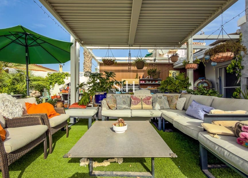 2 makuuhuone Huvila myytävänä paikassa Torrevieja mukana uima-altaan - 465 000 € (Ref: 10033500)