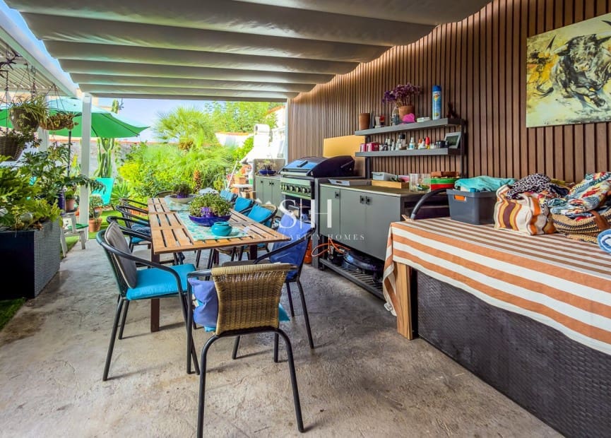 2 makuuhuone Huvila myytävänä paikassa Torrevieja mukana uima-altaan - 465 000 € (Ref: 10033500)