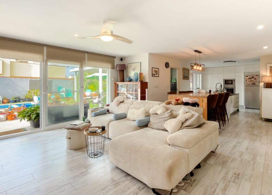 2 makuuhuone Huvila myytävänä paikassa Torrevieja mukana uima-altaan - 465 000 € (Ref: 10033500)