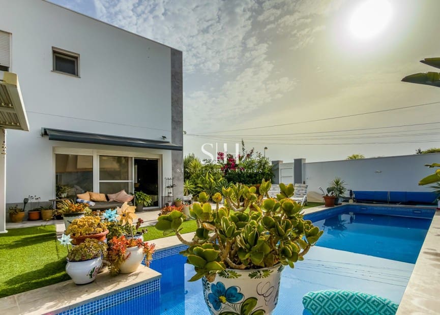 2 makuuhuone Huvila myytävänä paikassa Torrevieja mukana uima-altaan - 465 000 € (Ref: 10033500)