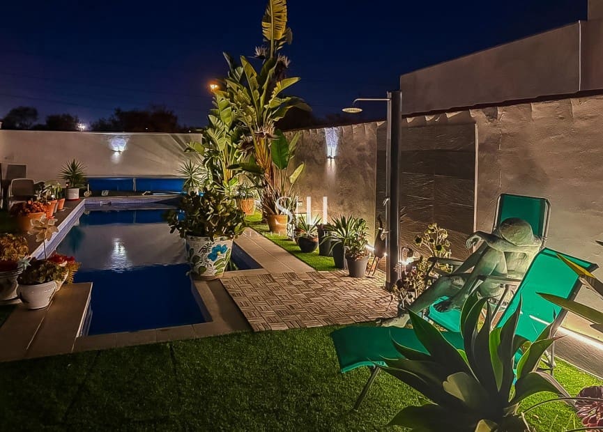2 makuuhuone Huvila myytävänä paikassa Torrevieja mukana uima-altaan - 465 000 € (Ref: 10033500)