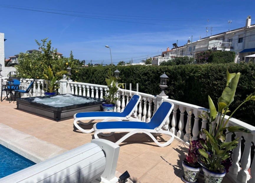 2 soveværelse Villa til salg i Los Balcones med swimmingpool garage - € 420.000 (Ref: 10048604)