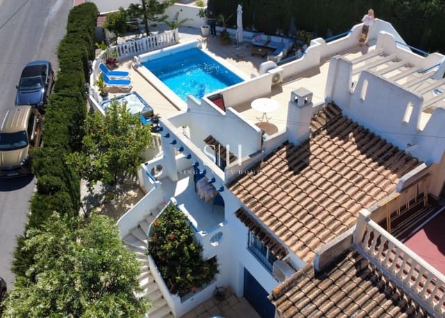 2 sypialnia Willa na sprzedaż w Los Balcones z basenem garażem - 420 000 € (Ref: 10048604)