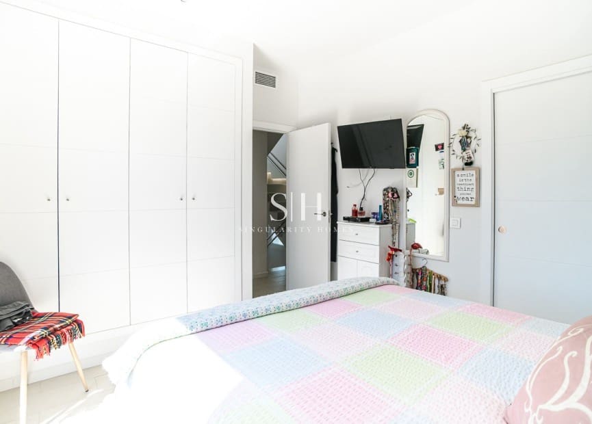 3 bedroom Villa for sale in Pilar de la Horadada with pool - € 450,000 (Ref: 10048606)