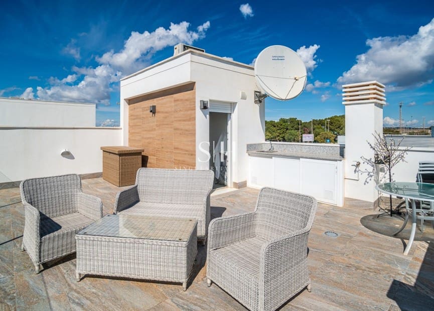 3 bedroom Villa for sale in Pilar de la Horadada with pool - € 450,000 (Ref: 10048606)