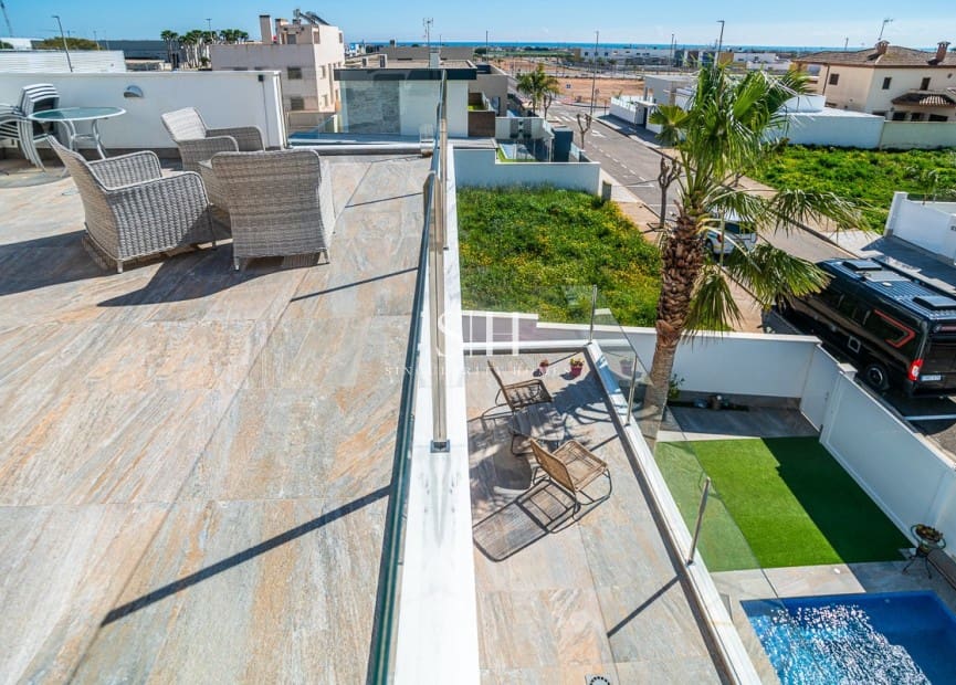 3 bedroom Villa for sale in Pilar de la Horadada with pool - € 450,000 (Ref: 10048606)
