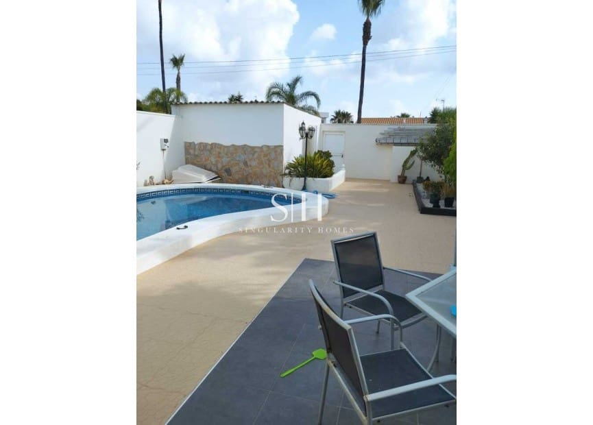 2 slaapkamer Villa te koop in Orihuela Costa met zwembad garage - € 315.000 (Ref: 10048610)