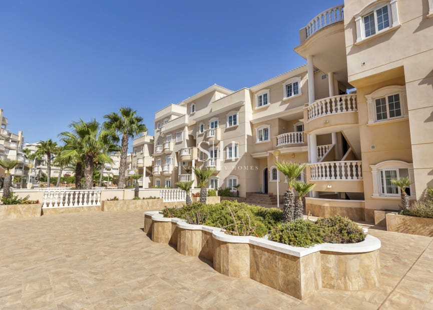 2 bedroom Apartment for sale in Guardamar del Segura with pool garage - € 329,000 (Ref: 10048615)