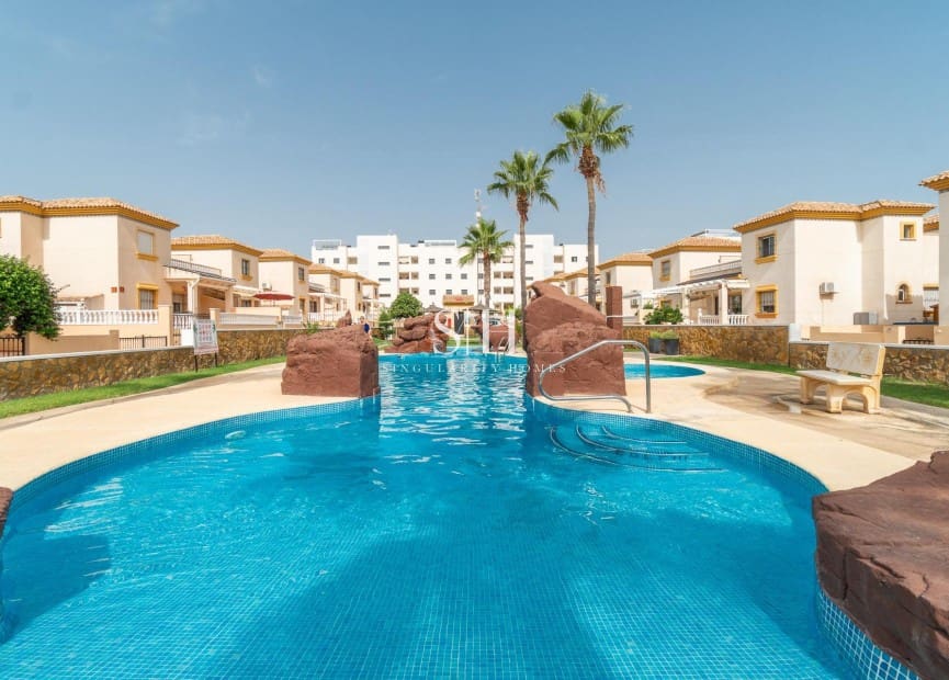2 bedroom Apartment for sale in Los Dolses with pool garage - € 175,000 (Ref: 10048617)