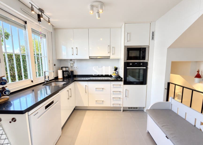 2 bedroom Townhouse for sale in Aguas Nuevas with pool - € 295,000 (Ref: 10060956)