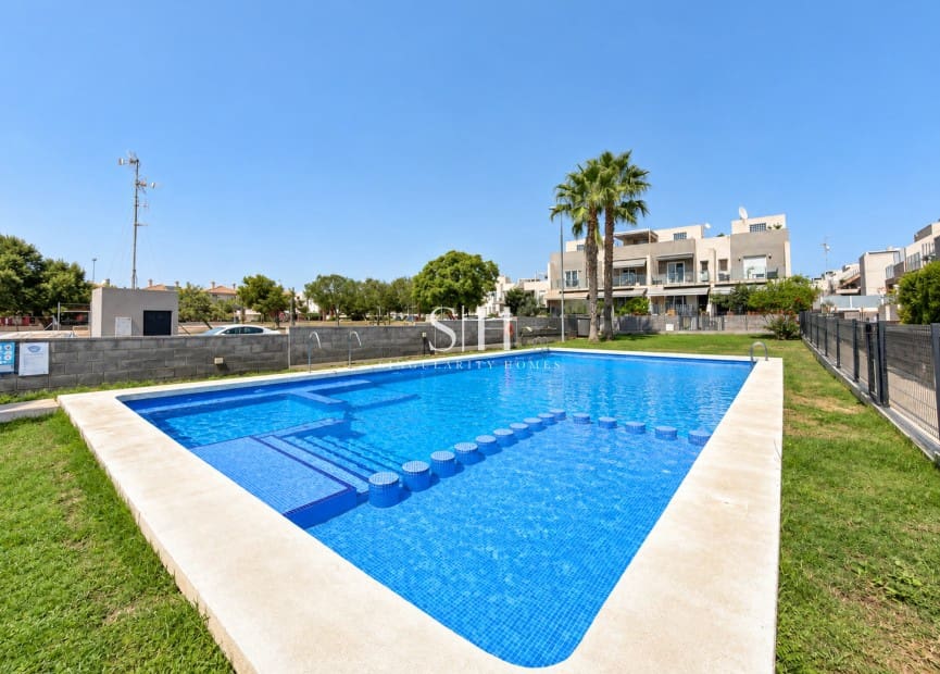 2 bedroom Townhouse for sale in Aguas Nuevas with pool - € 295,000 (Ref: 10060956)