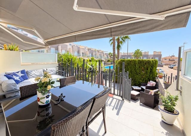 2 makuuhuone Omakotitalo myytävänä paikassa Aguas Nuevas, Torrevieja mukana uima-altaan - 295 000 € (Ref: 10060956)