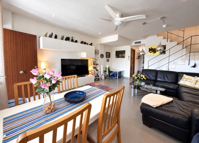2 makuuhuone Omakotitalo myytävänä paikassa Aguas Nuevas, Torrevieja mukana uima-altaan - 295 000 € (Ref: 10060956)