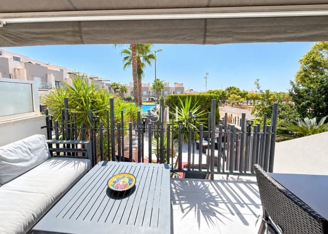 2 makuuhuone Omakotitalo myytävänä paikassa Aguas Nuevas, Torrevieja mukana uima-altaan - 295 000 € (Ref: 10060956)
