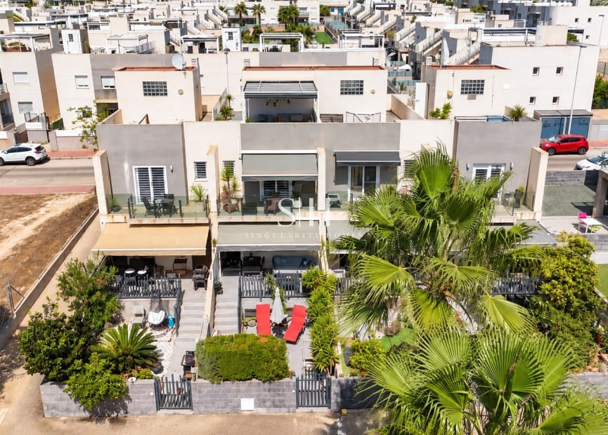 2 bedroom Townhouse for sale in Aguas Nuevas with pool - € 295,000 (Ref: 10060956)