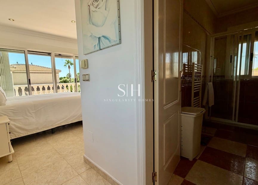 4 Zimmer Villa zu verkaufen in Dona Pepa mit Pool - 575.000 € (Ref: 10062508)